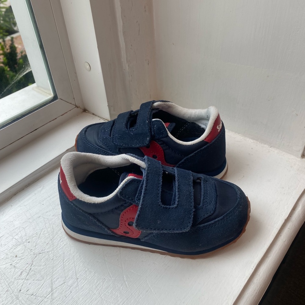 NEVER WORN toddler saucony baby jazz hook and loop shoes 8.5